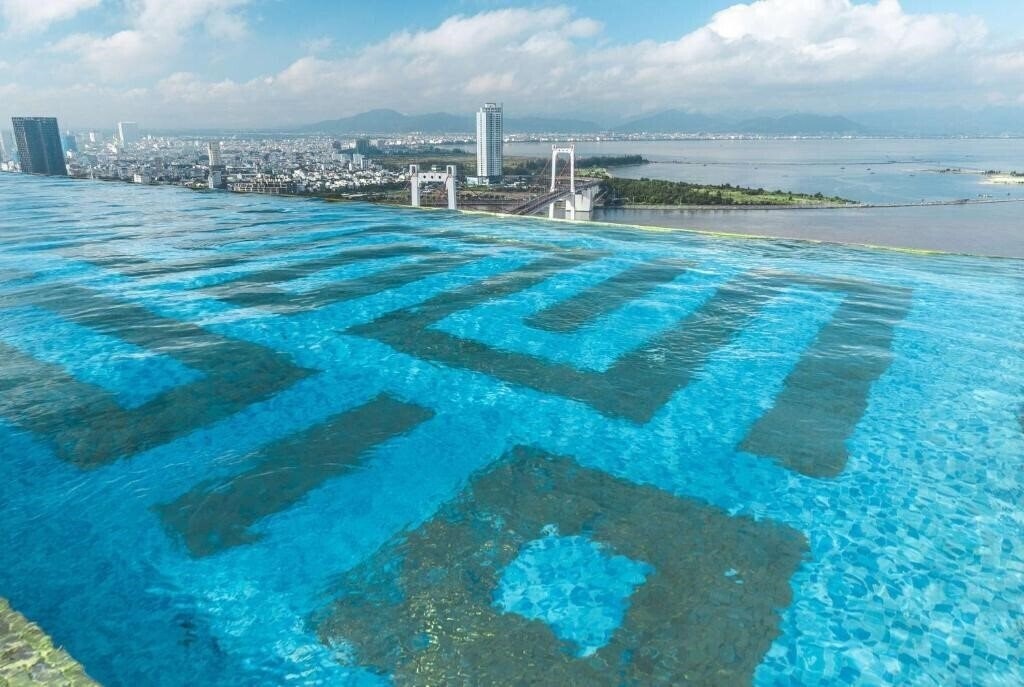 Hotel Wyndham Danang Golden Bay Hotel 4*