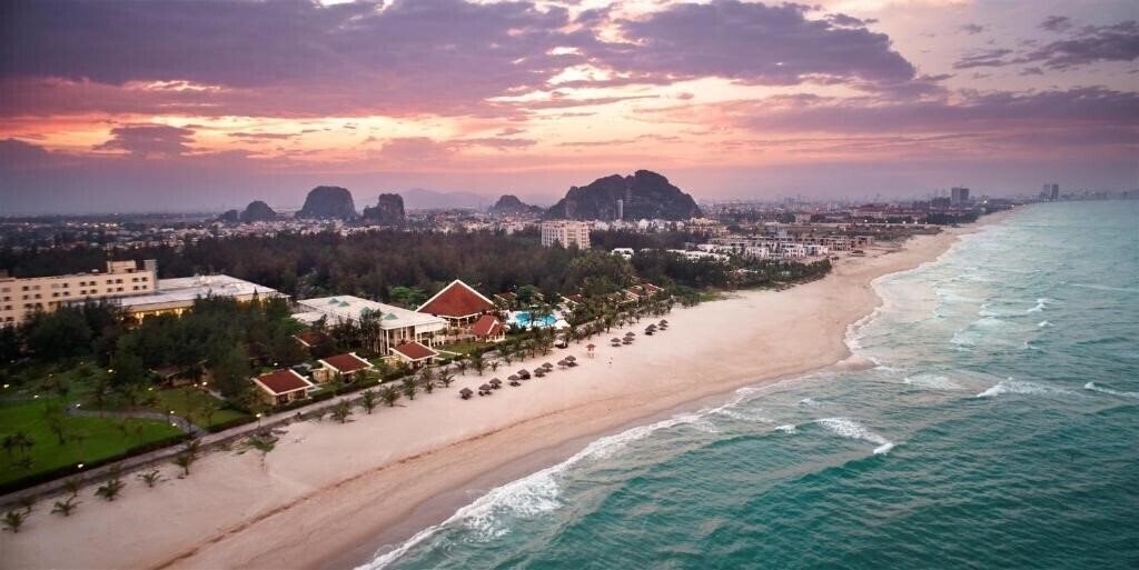 Hotel Centara Sandy Beach Resort Danang 4*