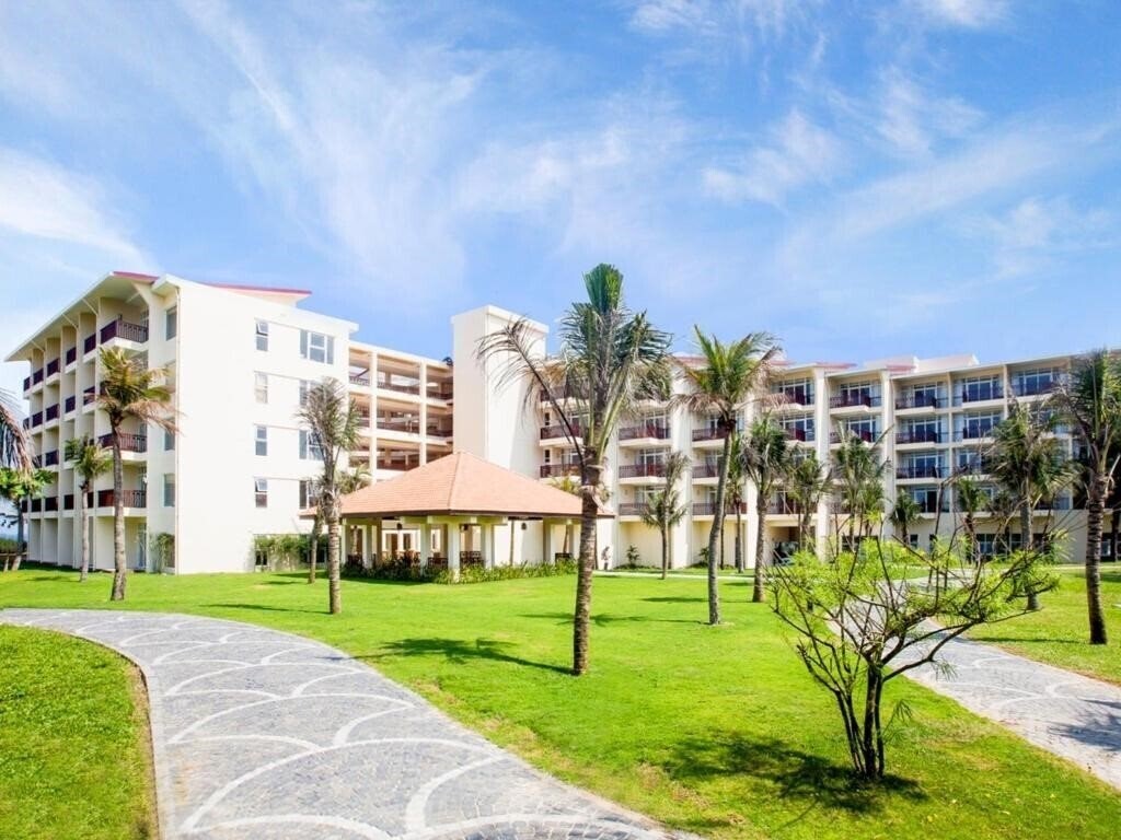 Imaginea Centara Sandy Beach Resort Danang 4*
