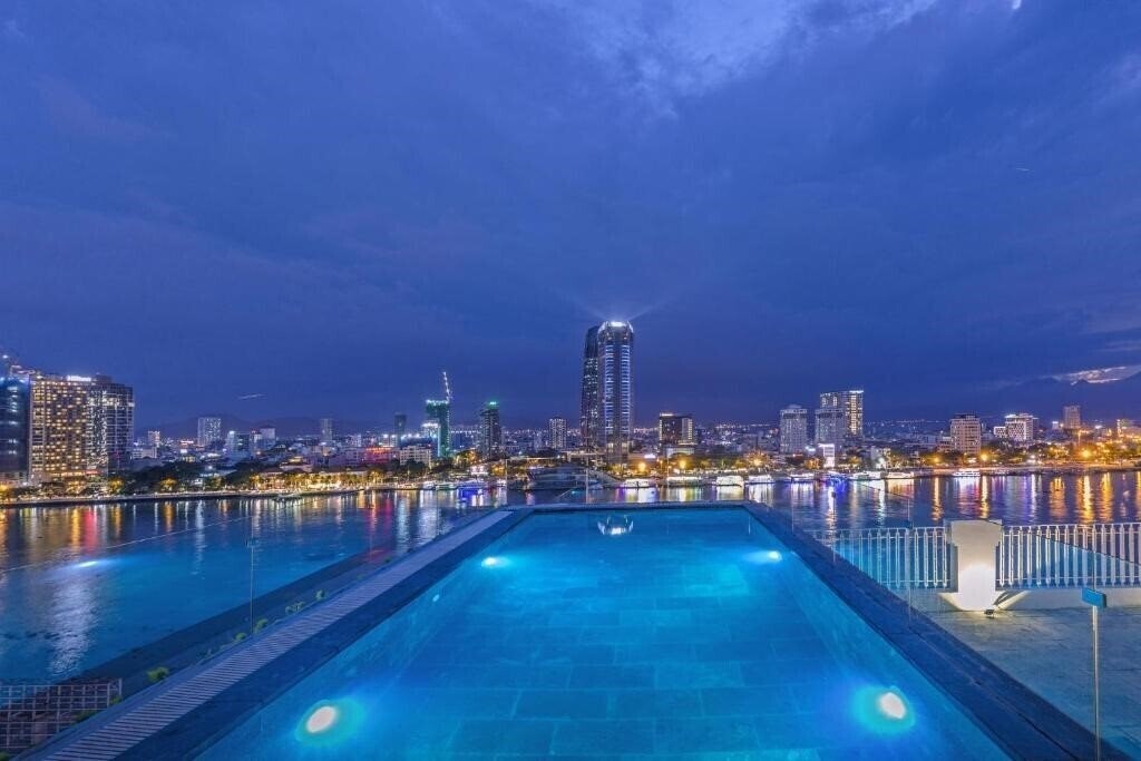 Imaginea Ibiza Riverfront Danang 4*