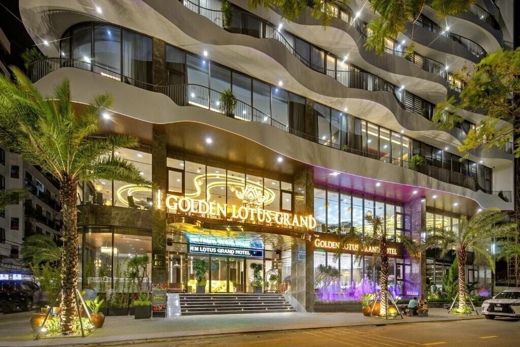 Fotografii Golden Lotus Grand Hotel Da Nang 4*