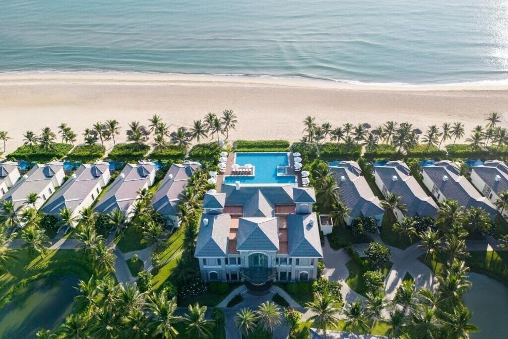 Фото Da Nang Marriott Resort & SPA, Non Nuoc Beach Villas 5*