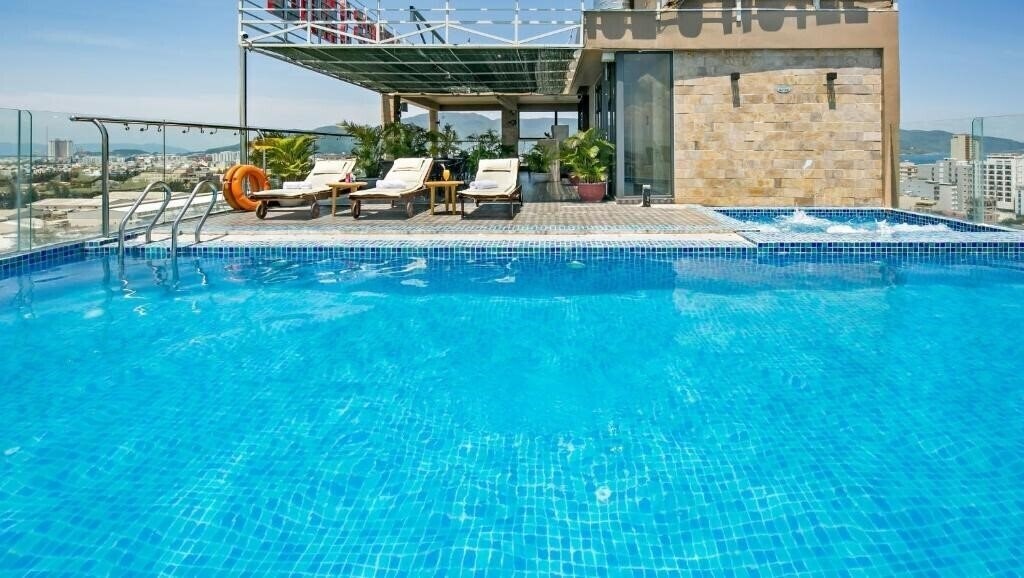 Imaginea Bliss Luxury Hotel Danang (ex. Bliss Luxury Hotel & SPA Da Nang, Grand Sunrise 3 Hotel) 4*