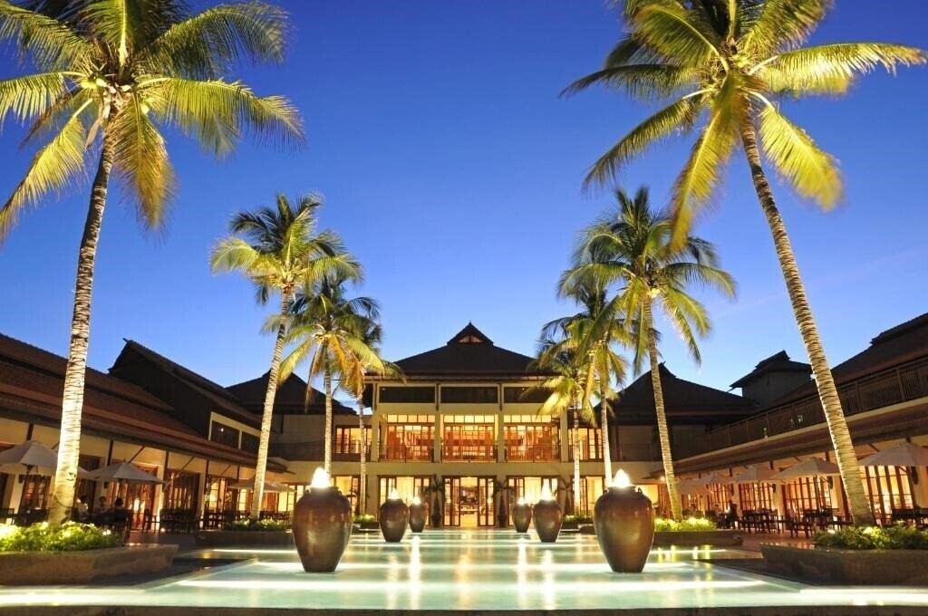 Отель Furama Resort 5*