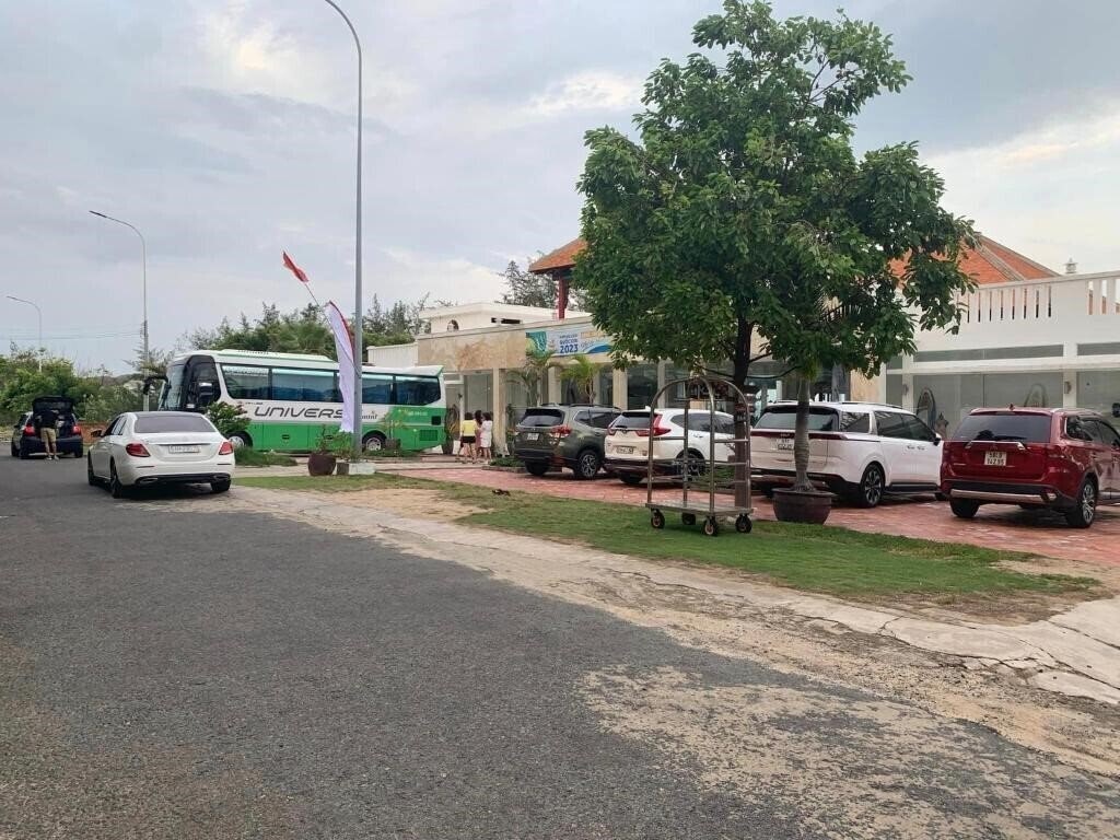 Imaginea Full Moon Village 3*