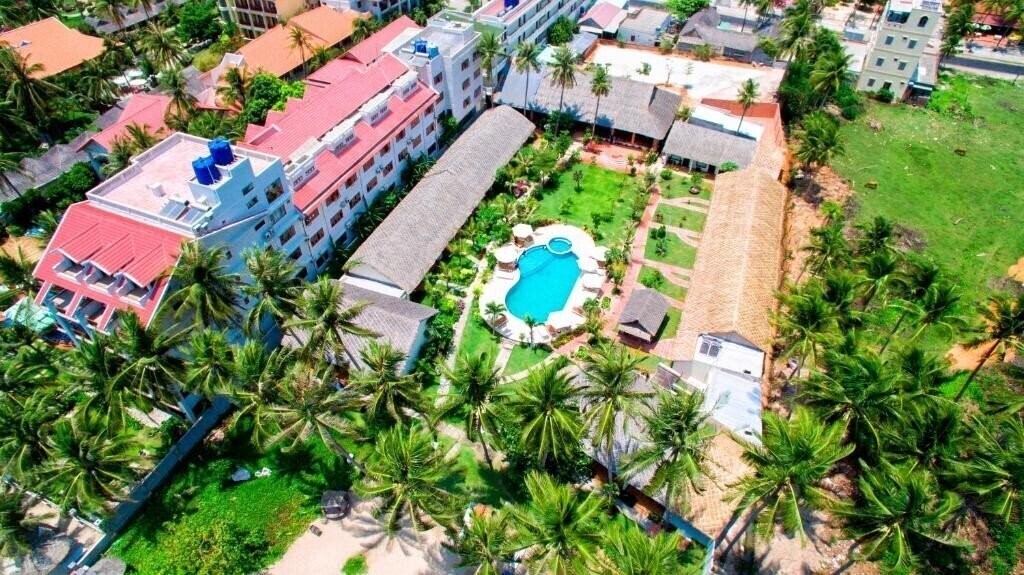 Hotel Sun & Sand Beach Hotel 3*