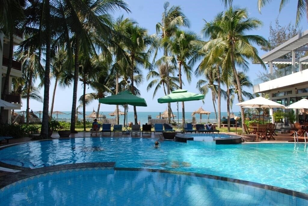 Hotel Canary Beach Resort 3*