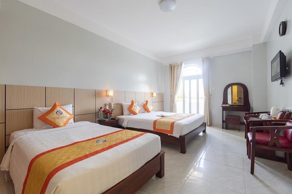 Отель Galaxy Hotel 3*