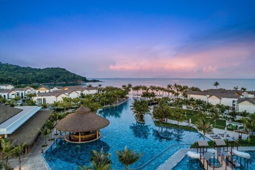 Отель New World Phu Quoc Resort 5*