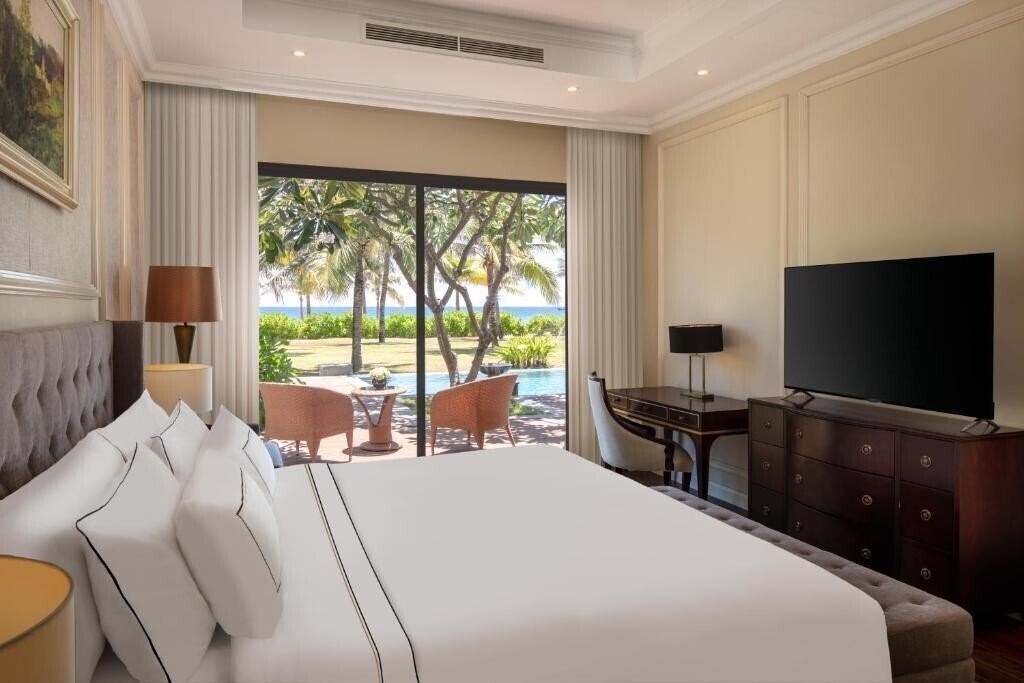 Фото Melia Vinpearl Cam Ranh Beach Resort 5*
