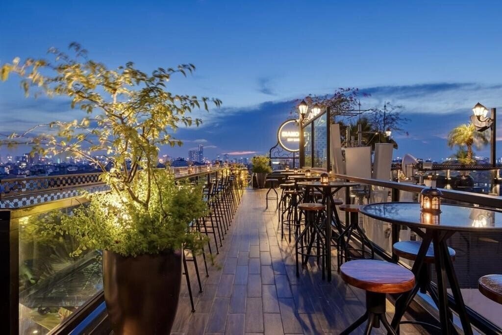 Отель Essence Hotel 3*