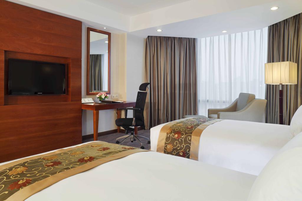 Картинка Crowne Plaza West Hanoi 5*