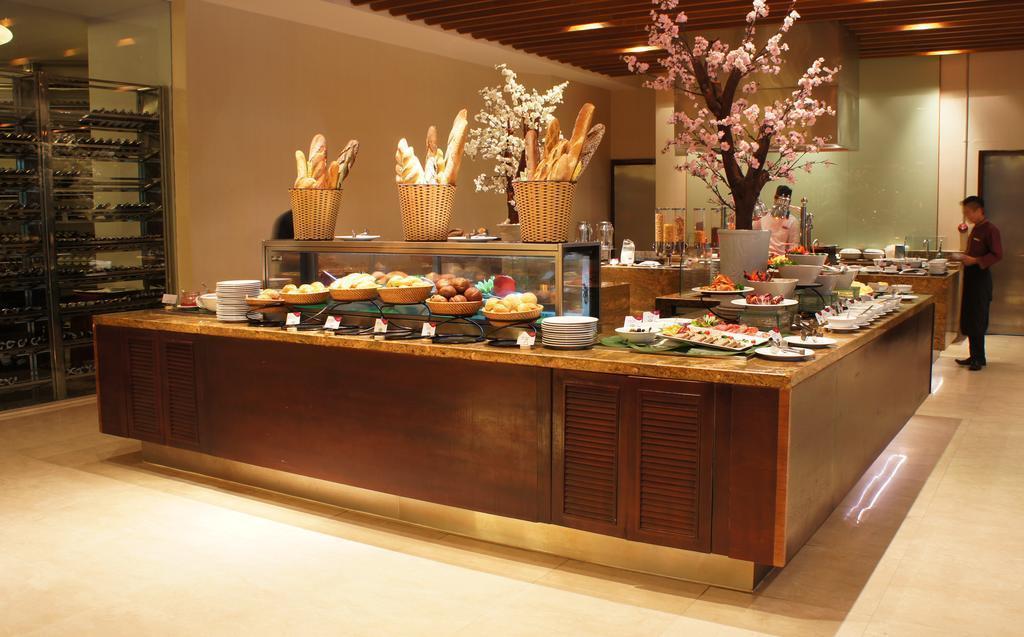 Отель Crowne Plaza West Hanoi 5*