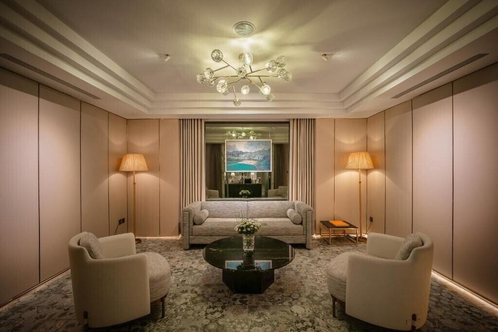 Отель La Belle Vie 3*