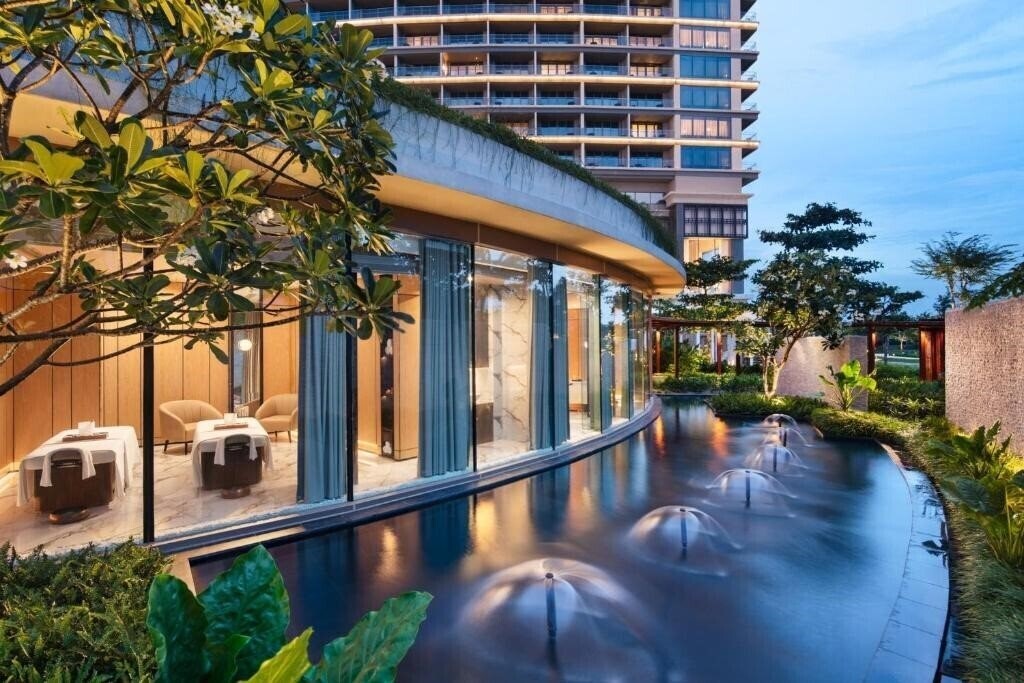 Fotografie New World Hoiana Beach & Resort 5*