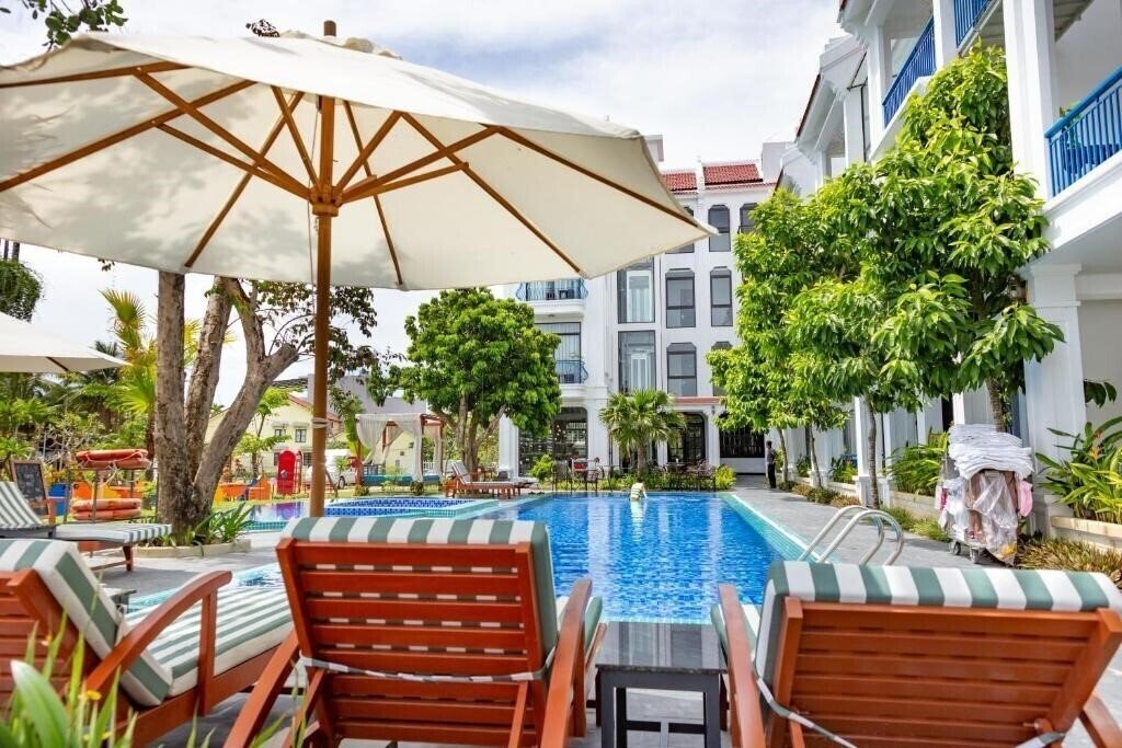 Imaginea Serene Nature Hotel & SPA 4*