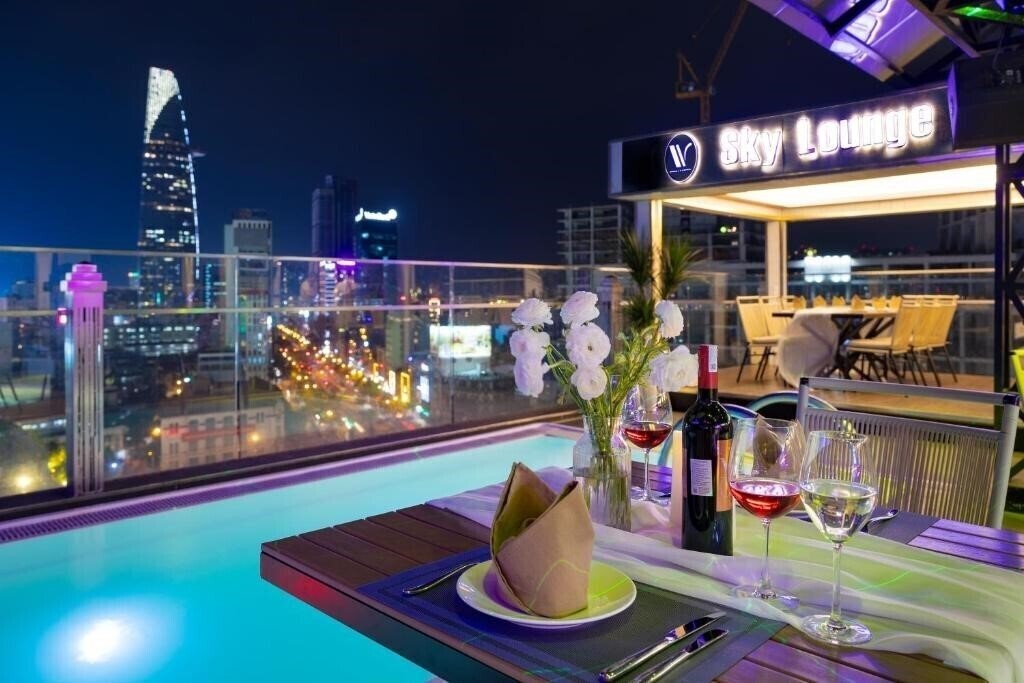 Фотография Winsuites Saigon 4*
