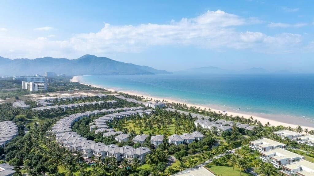Hotel Vinpearl Nha Trang Long Beach Villas 5*