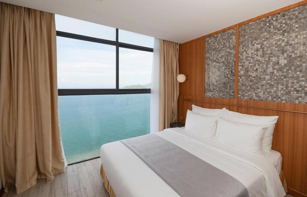 Отель Majestic Premium Hotel 4*