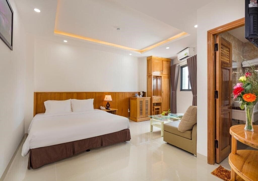 Imaginea Royal Hotel 3*