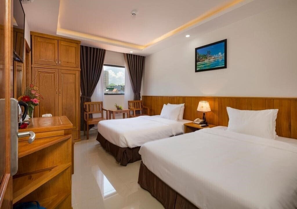 Imaginea Royal Hotel 3*