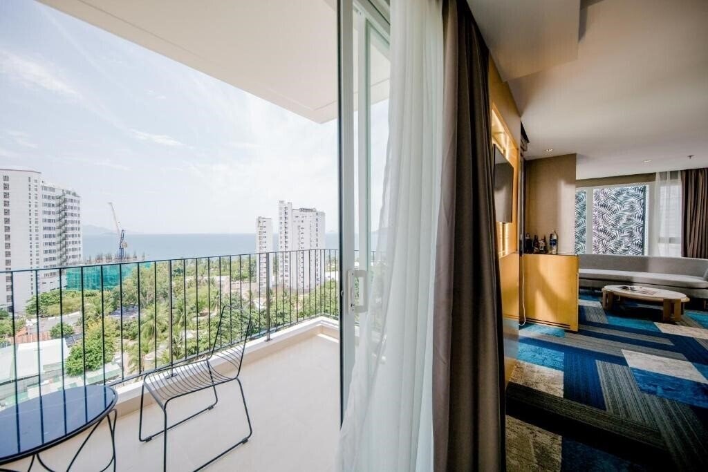 Фотография Quinter Central Nha Trang Hotel 5*