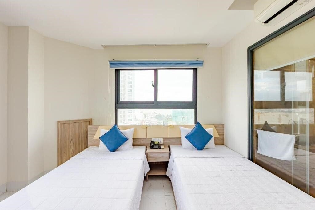 Fotografii The Phoenix Hotel Nha Trang 2*