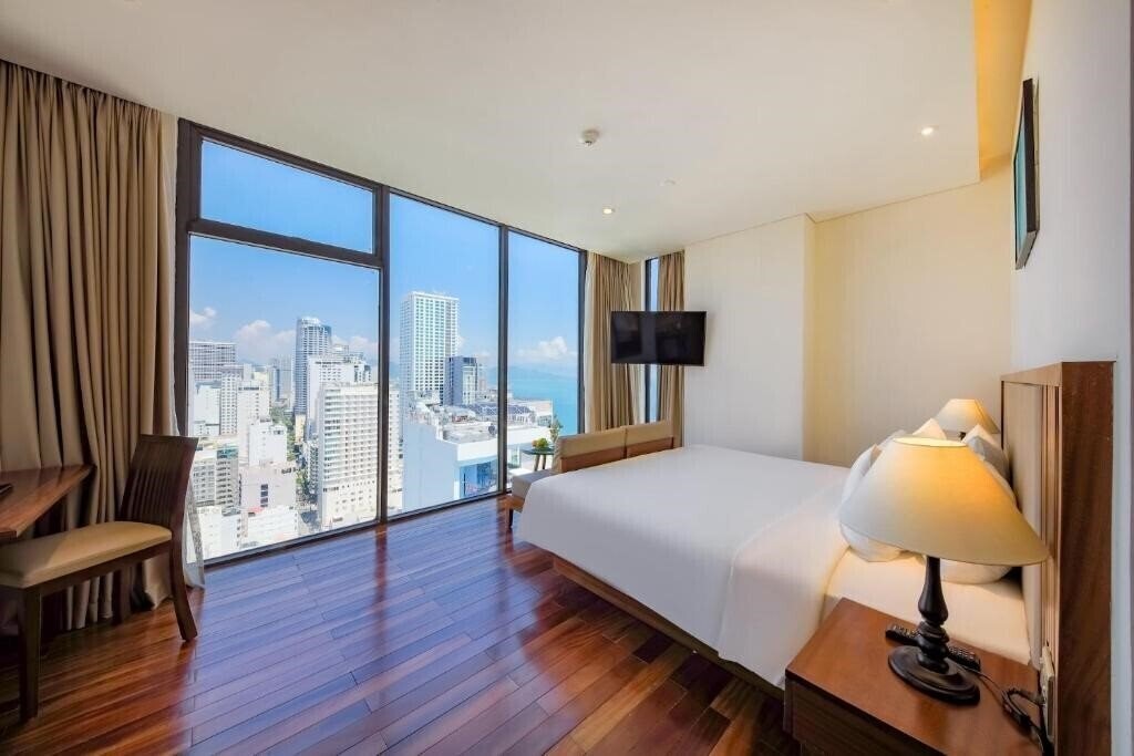 Фотография Green Beach Hotel Nha Trang (ex. Stay 7 International Hotel Nha Trang, Green Beach ) 4*