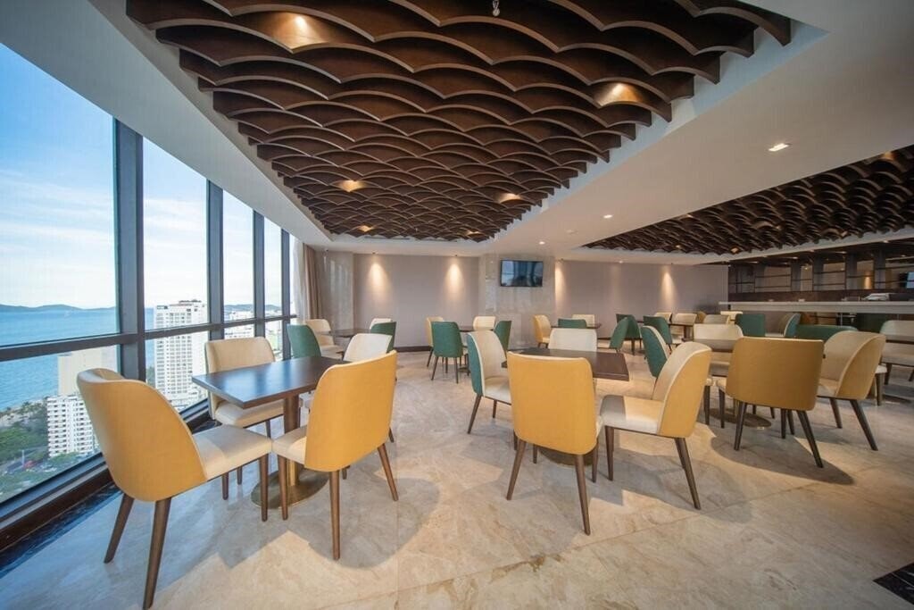 Картинка Green Beach Hotel Nha Trang (ex. Stay 7 International Hotel Nha Trang, Green Beach ) 4*