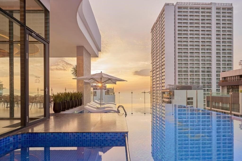 Hotel Adamas Boutique Nha Trang 5*