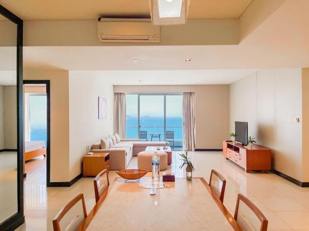 Imaginea The Sea Luxury Nha Trang Apartment 4*