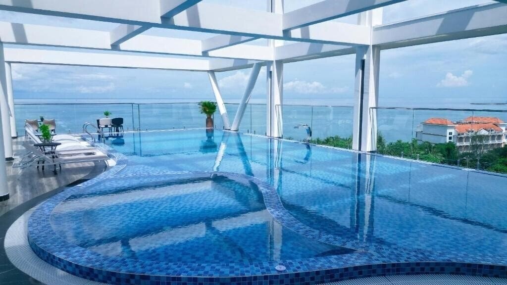 Отель Daystar Hotel 4*