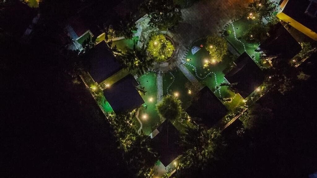 Imaginea YNG Luxor Phu Quoc Resort (ex. Y Village Resort Phu Quoc) 4*