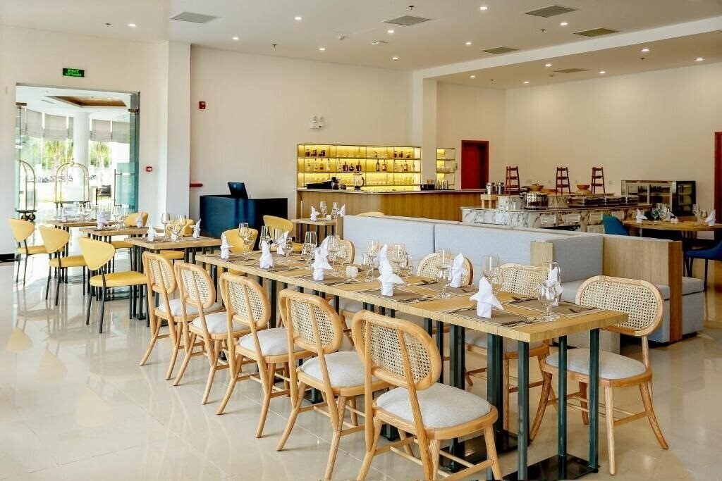 Imaginea The Hub Phu Quoc 3*