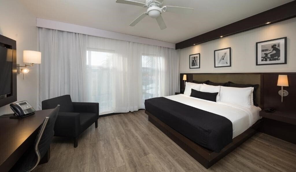 Hotel S Hotel Kingston 4*