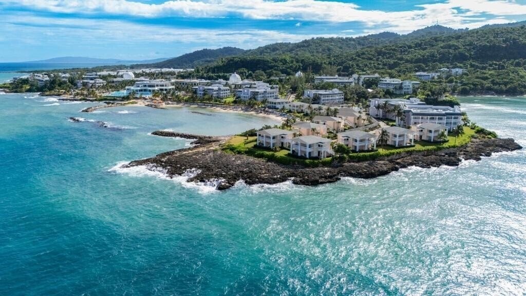 Отель Grand Palladium Lady Hamilton Resort & SPA 5*