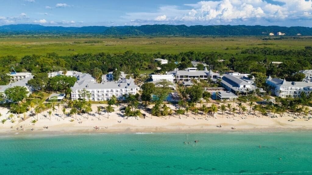 Отель Riu Tropical Bay 5*
