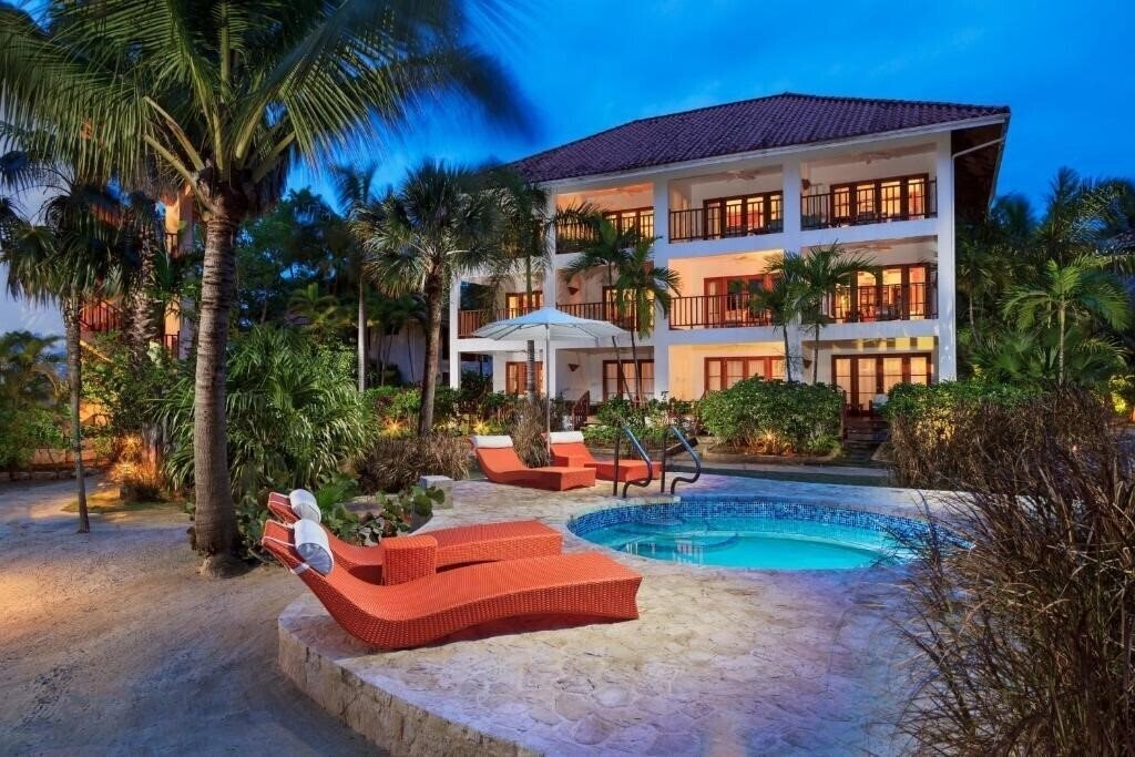 Imaginea Couples Swept Away Beach 4*