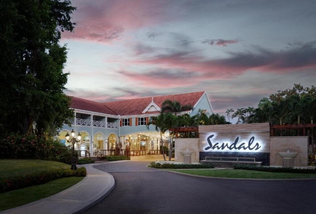 Фото Sandals Ochi Beach Resort (ex. Grande Riviera) 5*