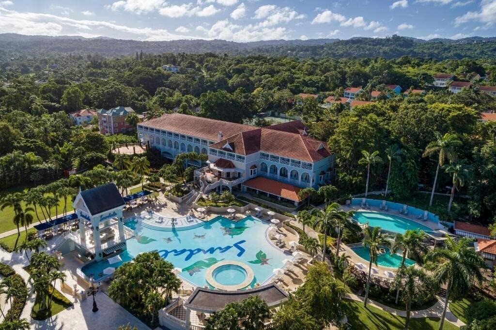 Hotel Sandals Grande Ocho Rios Beach Villa Resort 4*