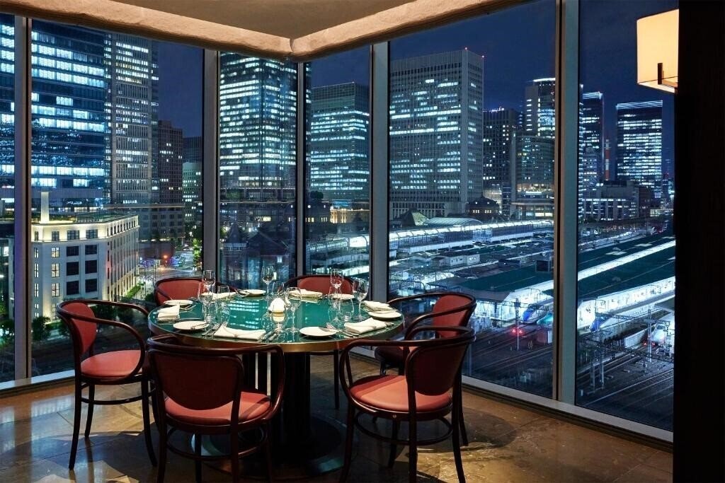 Hotel Four Seasons Hotel Tokyo At Marunouchi 5*