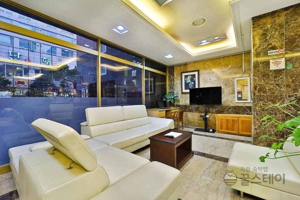 Imaginea Airport Hotel June 3*